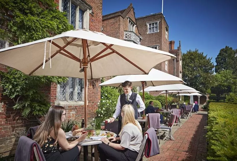 Отель Great Fosters   Near Windsor