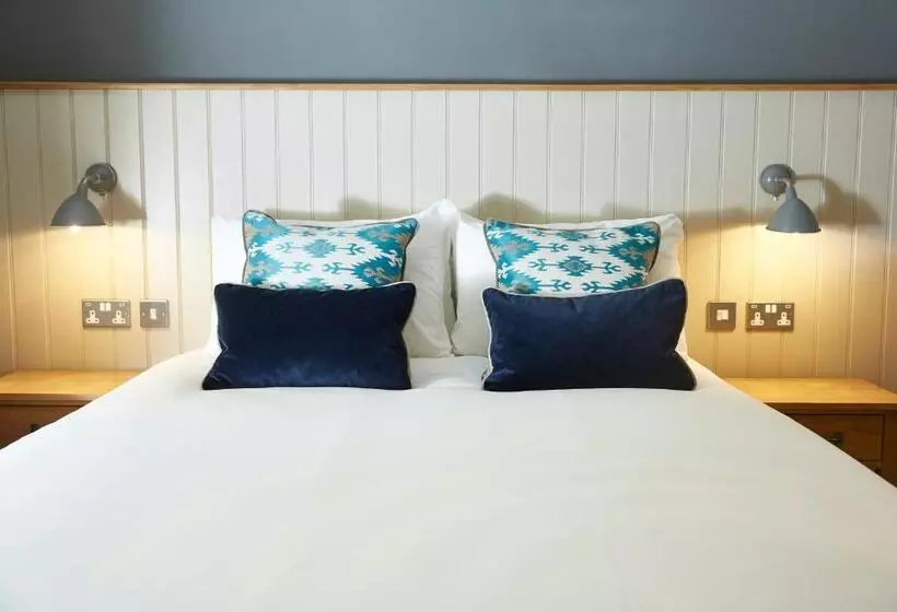 Hotel Hartwood Hall By Greene King Inns