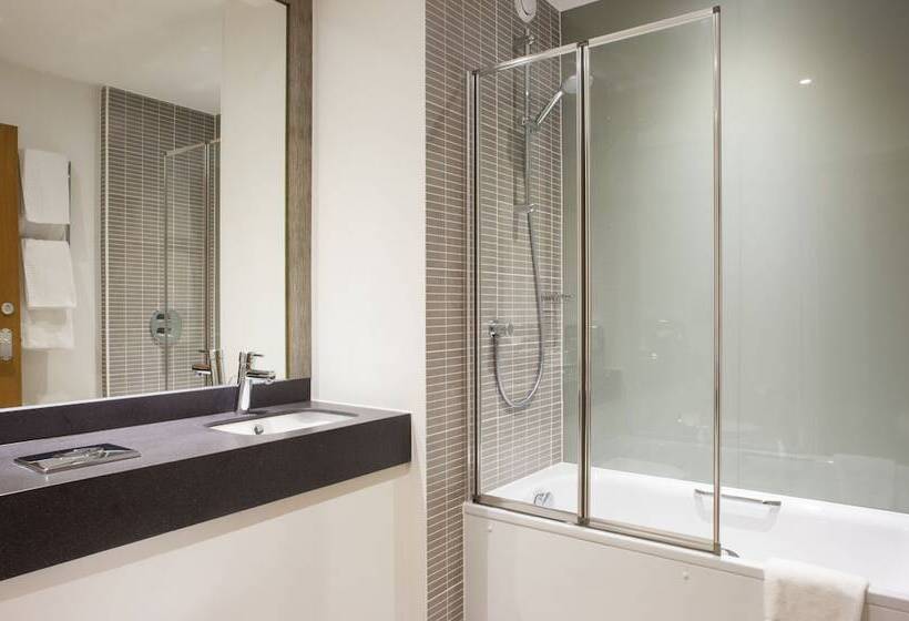 בית מלון כפרי Holiday Inn Ashford Central, An Ihg