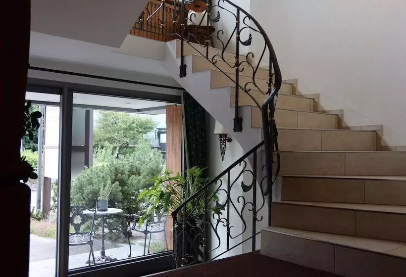 Giessen Hotel & Coffeehouse