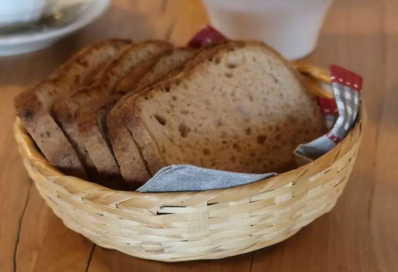 Giessen Hotel & Coffeehouse