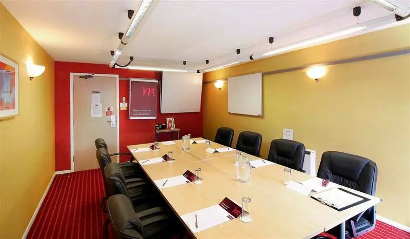 Отель Mercure Hatfield Oak