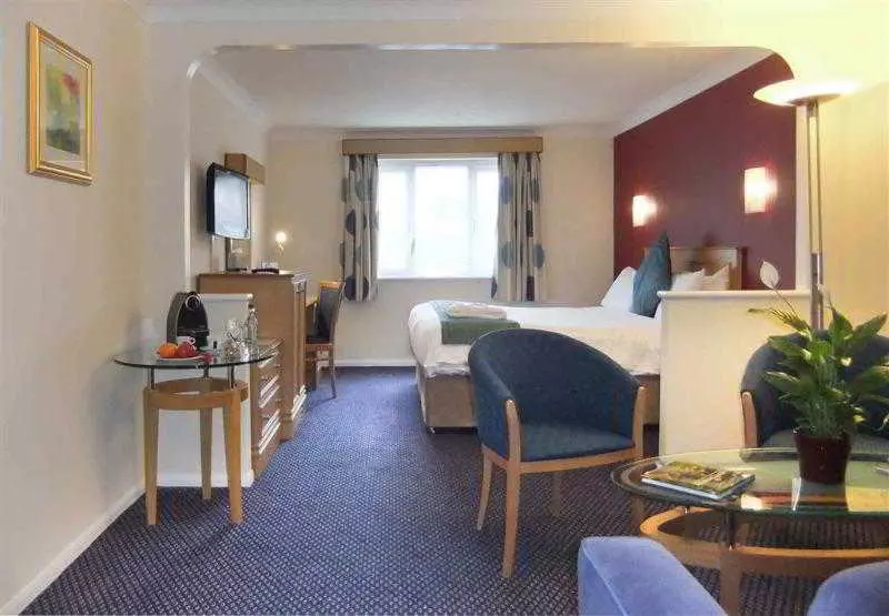 Отель Mercure Hatfield Oak