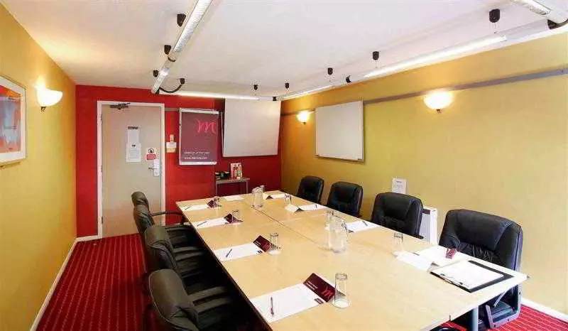 Отель Mercure Hatfield Oak