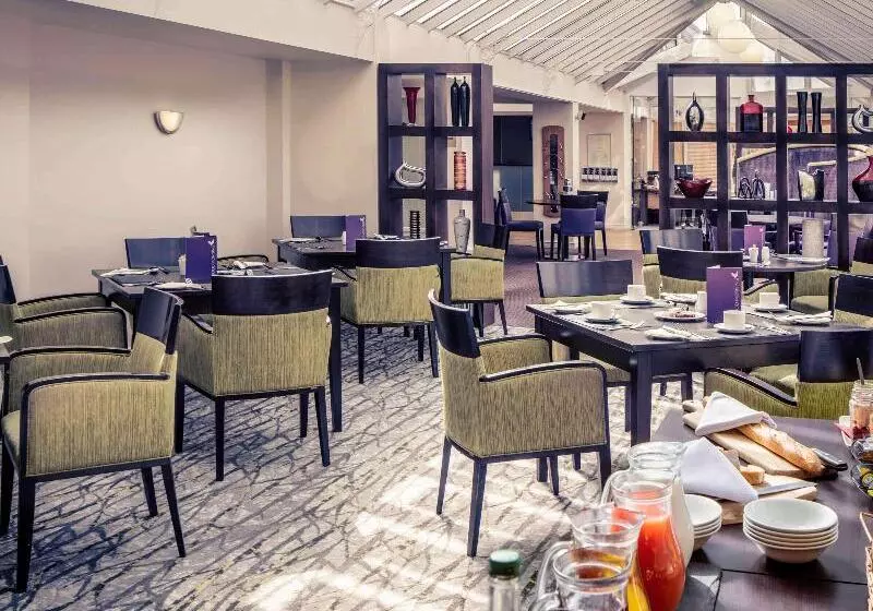 Отель Mercure Hatfield Oak