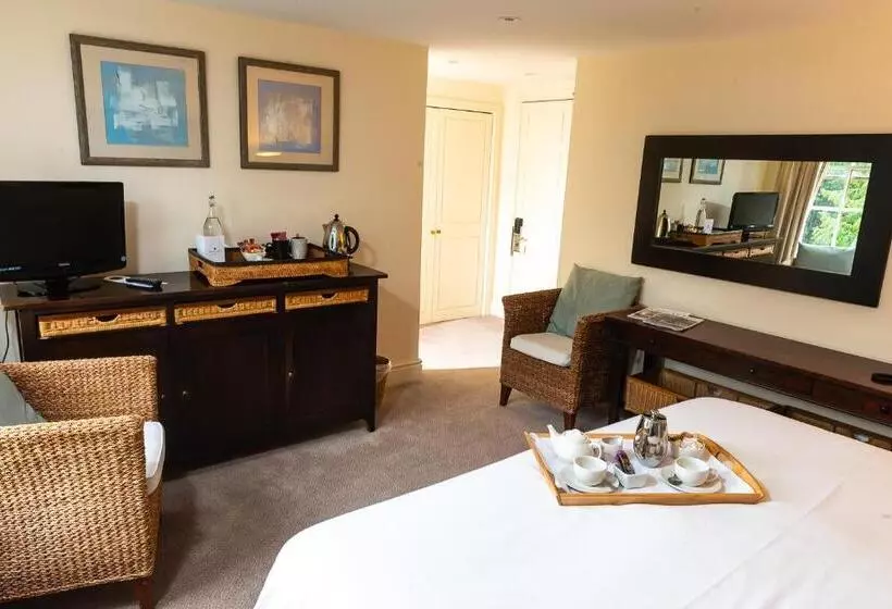 Rowton Hall Hotel And Spa