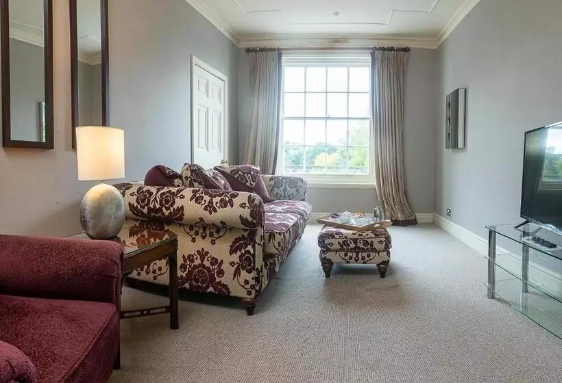 Rowton Hall Hotel And Spa