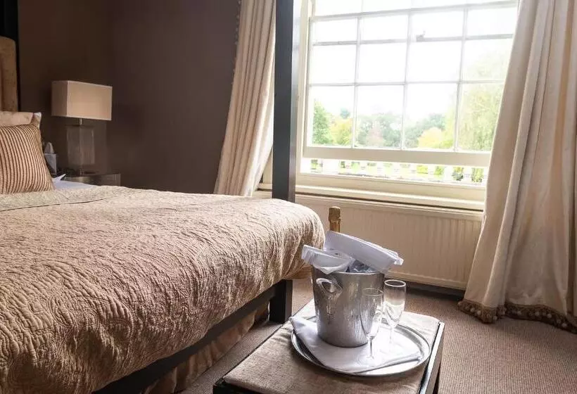 Rowton Hall Hotel And Spa