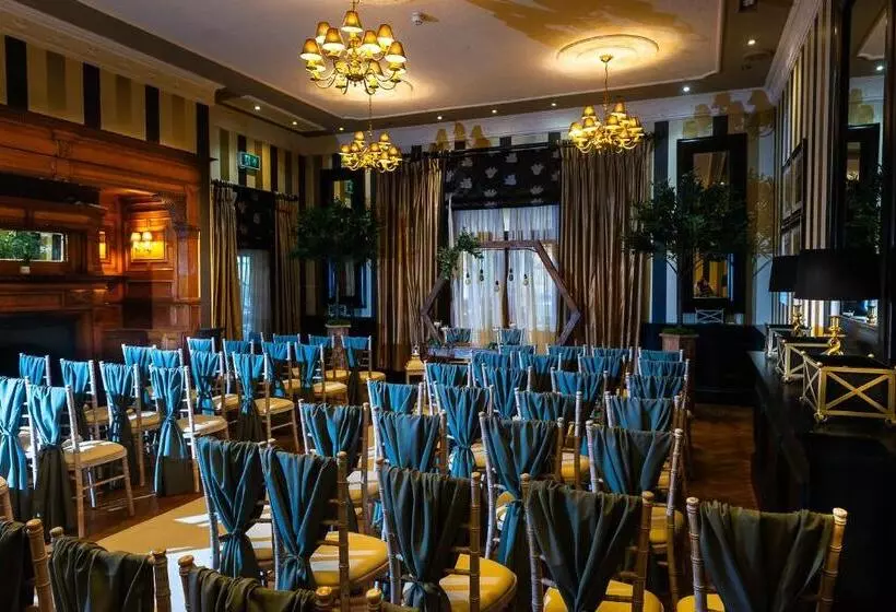 Rowton Hall Hotel And Spa