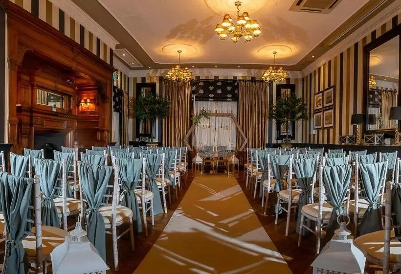 Rowton Hall Hotel And Spa