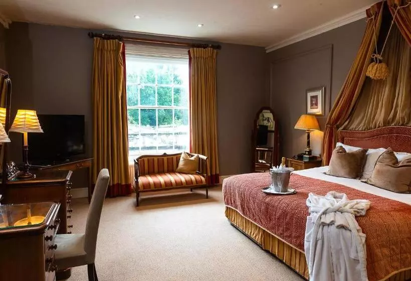 Rowton Hall Hotel And Spa