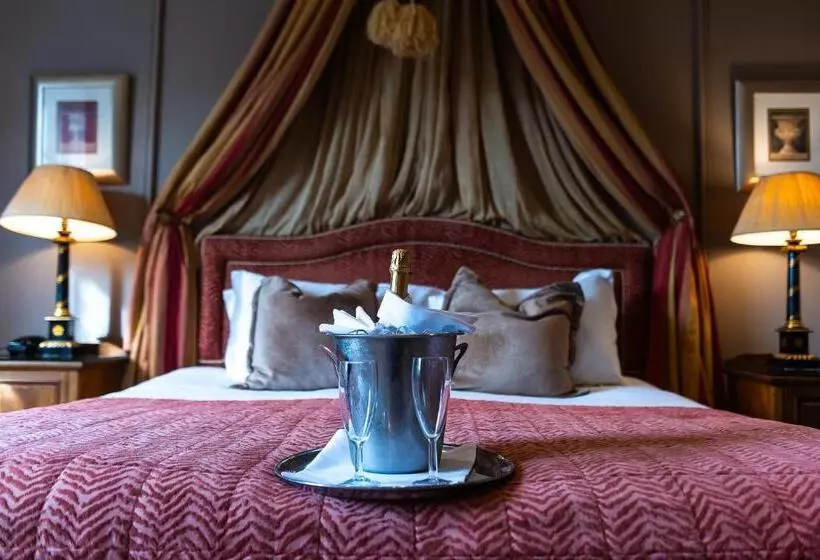 Rowton Hall Hotel And Spa