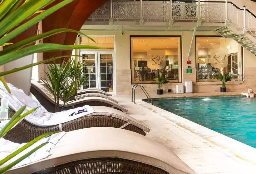 Rowton Hall Hotel And Spa