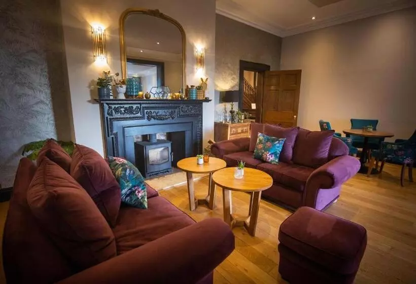 Rowton Hall Hotel And Spa