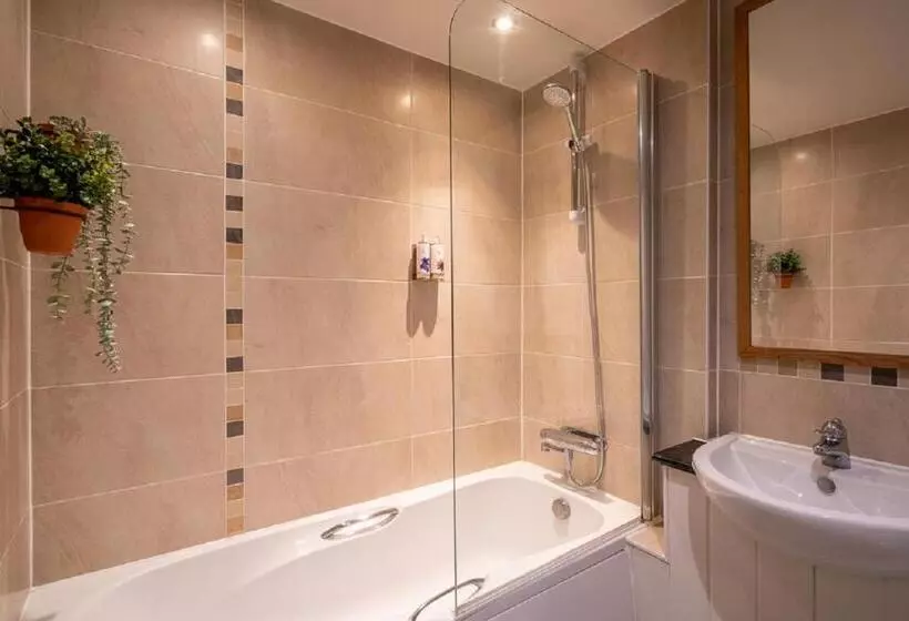 호텔 The Bird In Hand