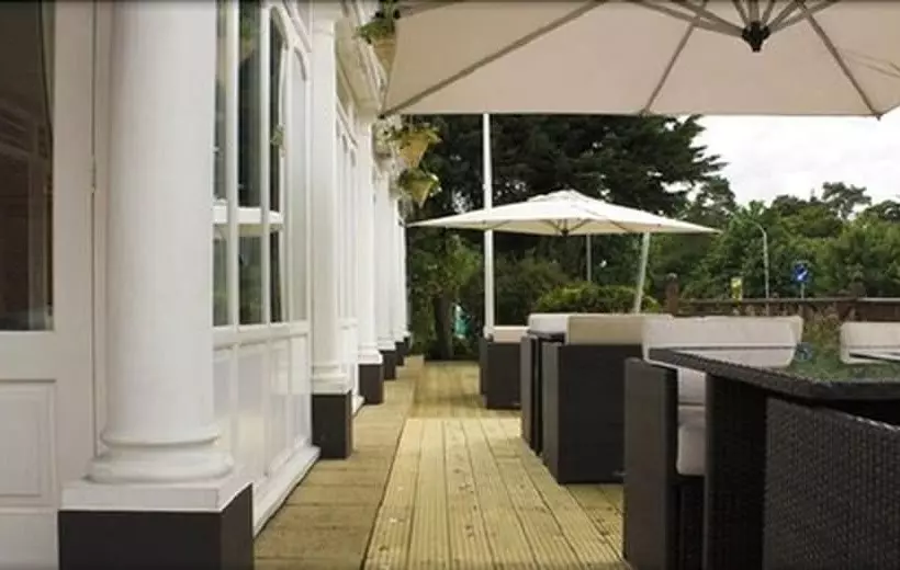 Отель The Falcon