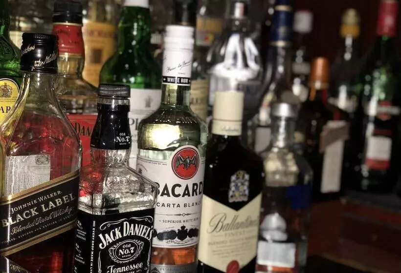 Отель The Falcon