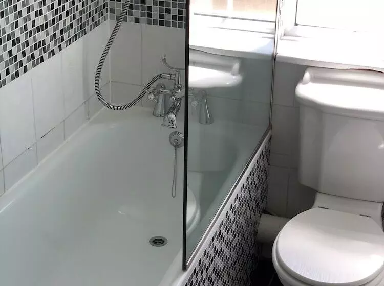 Отель The Falcon