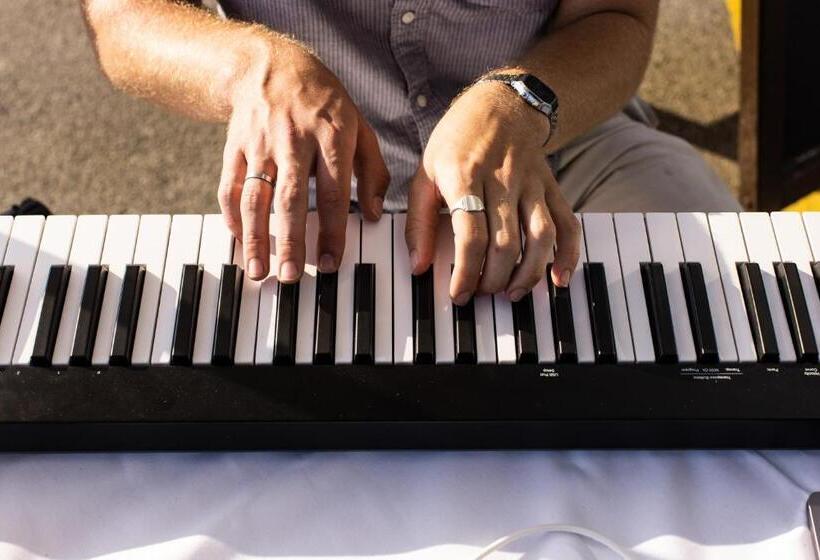 The Moorings Hotel & Restaurant