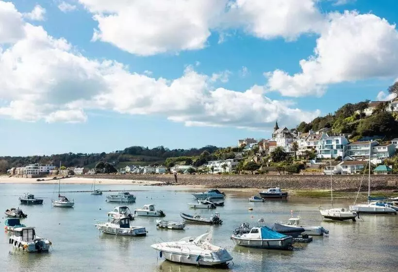 The Moorings Hotel & Restaurant