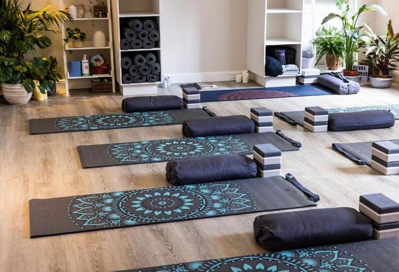 The Moorings Hotel & Restaurant