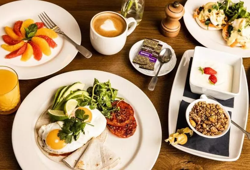 The Moorings Hotel & Restaurant