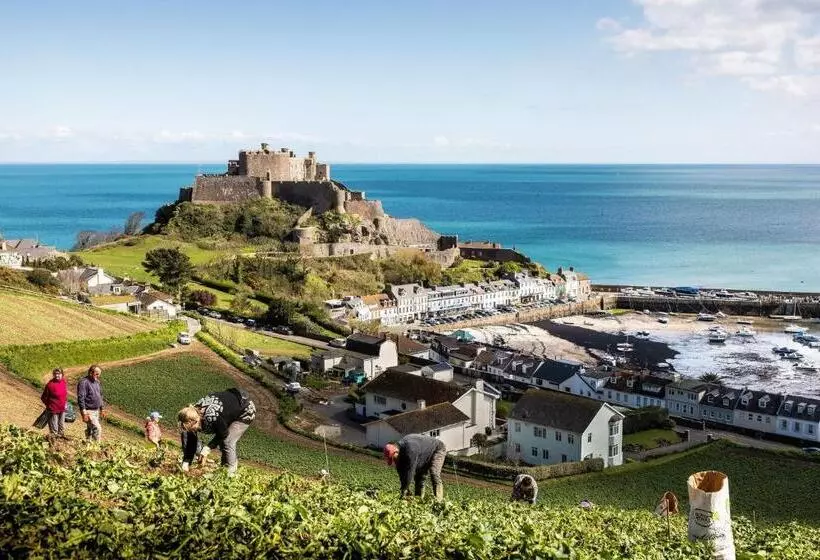 The Moorings Hotel & Restaurant