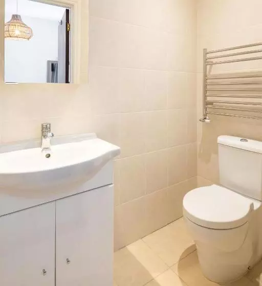 The Moorings Hotel & Restaurant