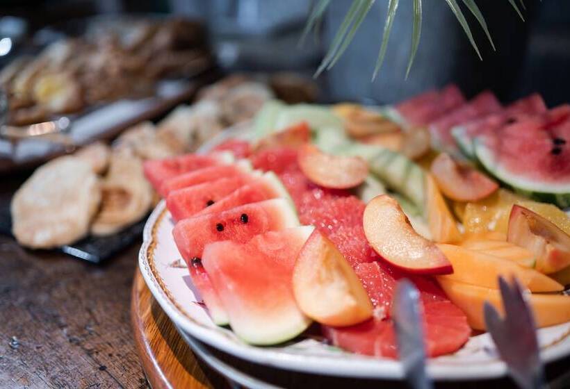 ホテル The Old Inn