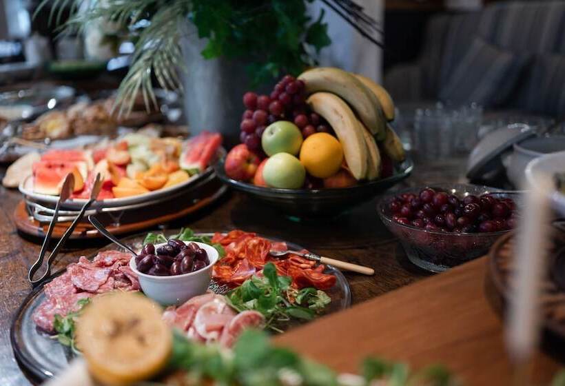 ホテル The Old Inn