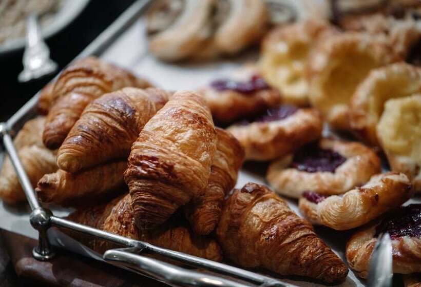 ホテル The Old Inn