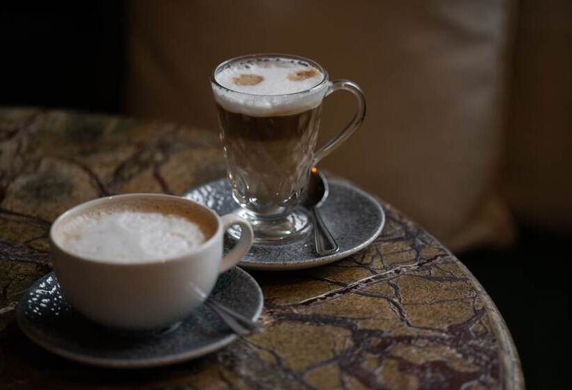 ホテル The Old Inn