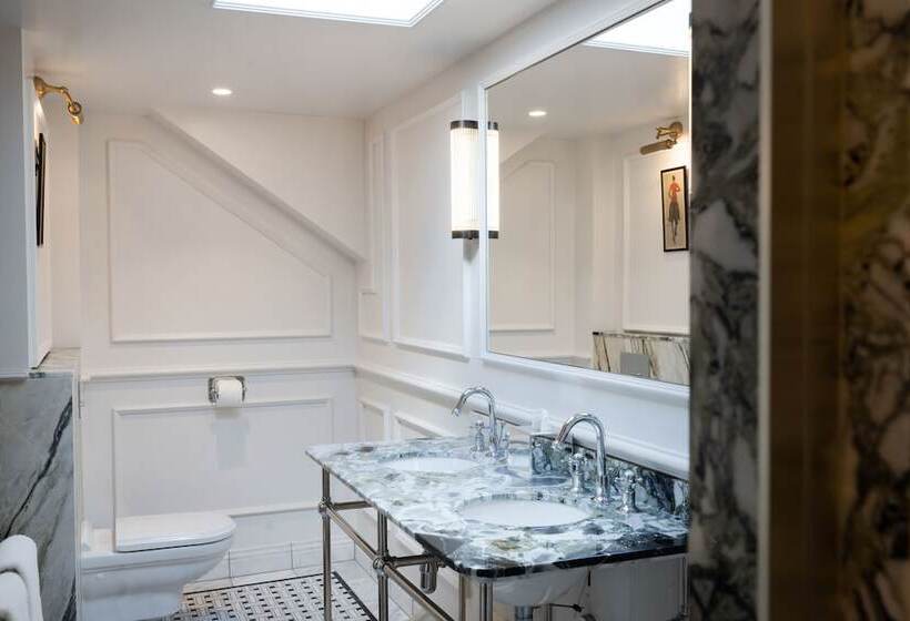 ホテル The Old Inn