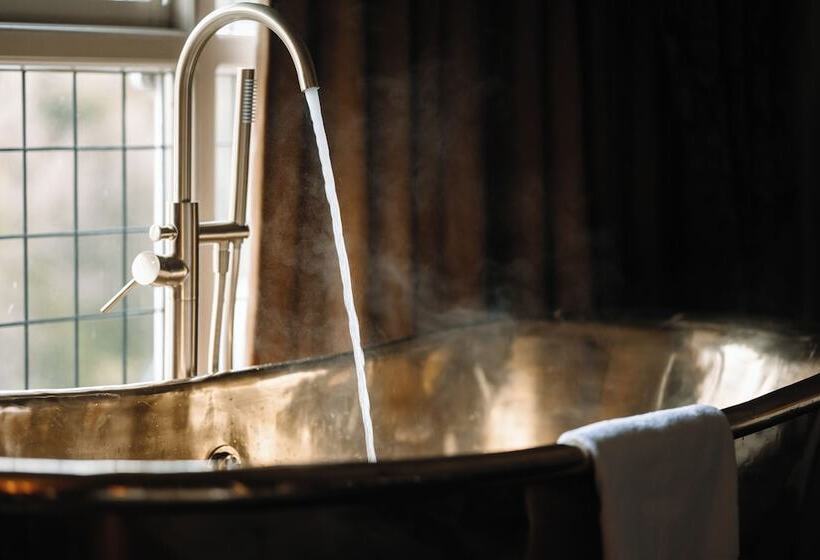 ホテル The Old Inn