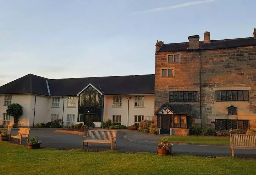 Отель The Priest House On The River