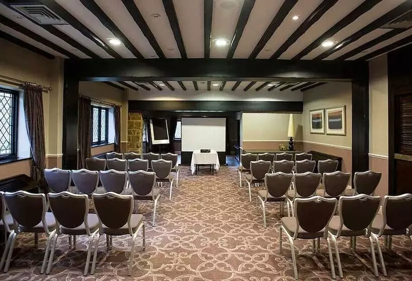 Отель The Priest House On The River