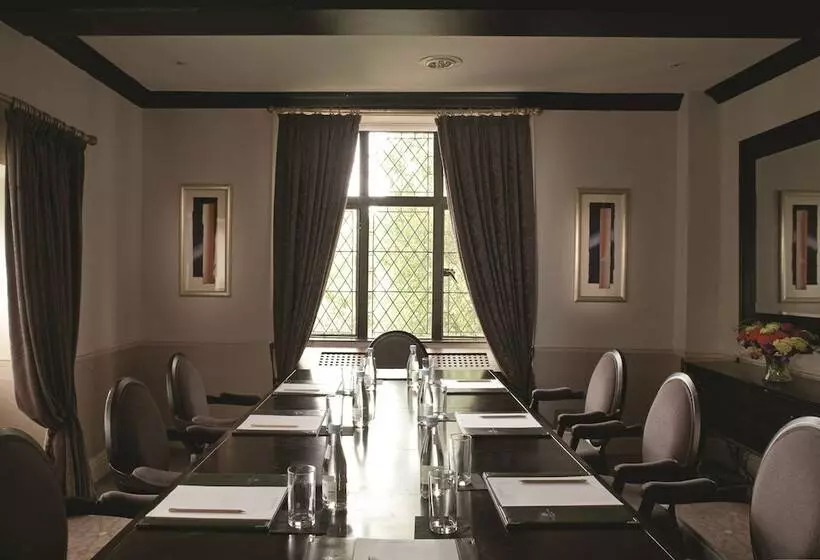 Отель The Priest House On The River