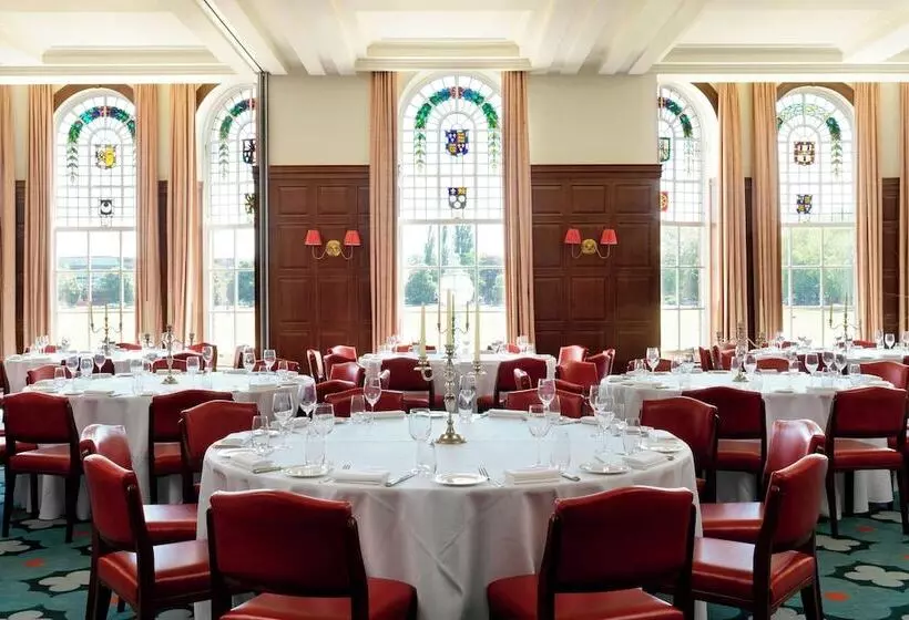 هتل University Arms, Autograph Collection