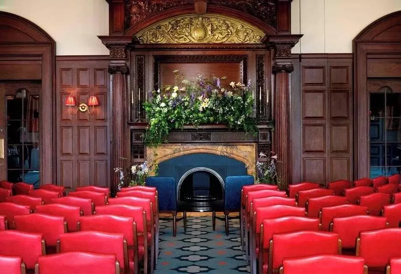 هتل University Arms, Autograph Collection