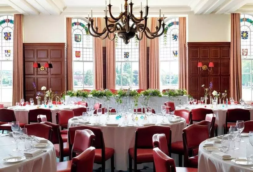 هتل University Arms, Autograph Collection