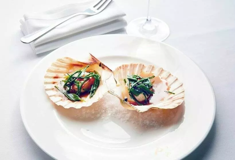 هتل University Arms, Autograph Collection