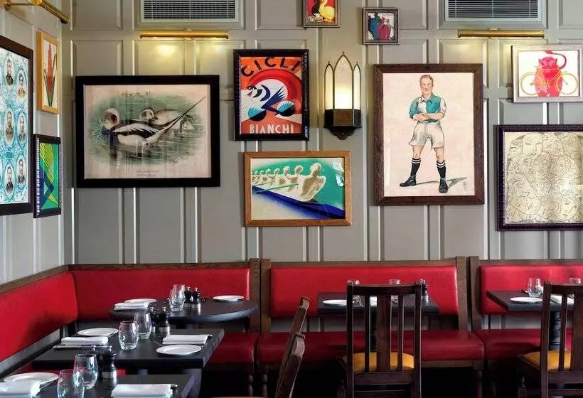 هتل University Arms, Autograph Collection