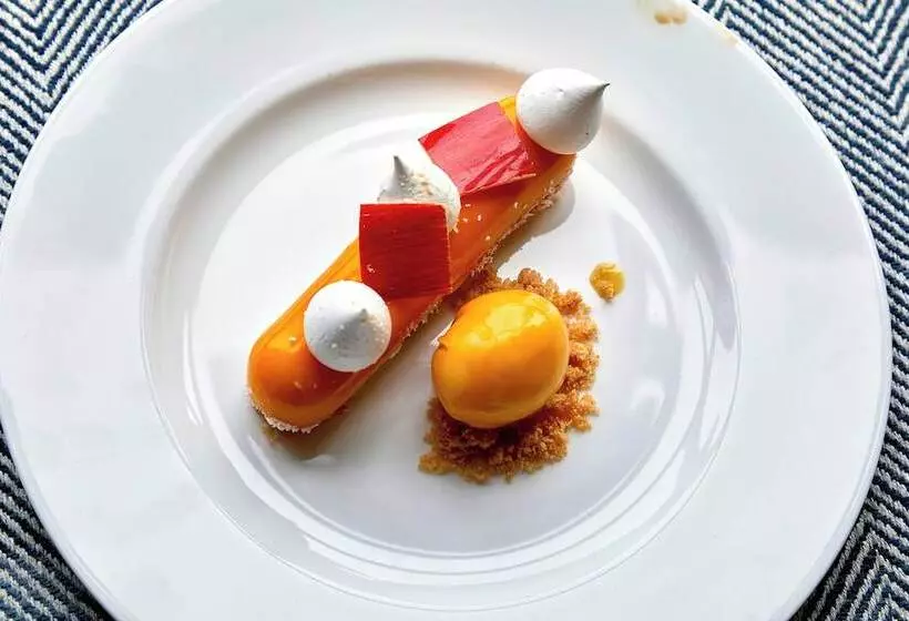 هتل University Arms, Autograph Collection