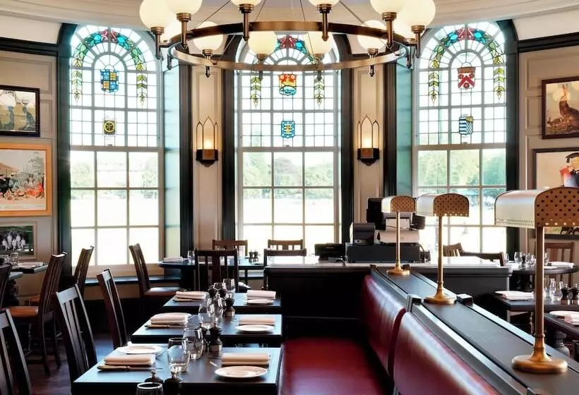 هتل University Arms, Autograph Collection