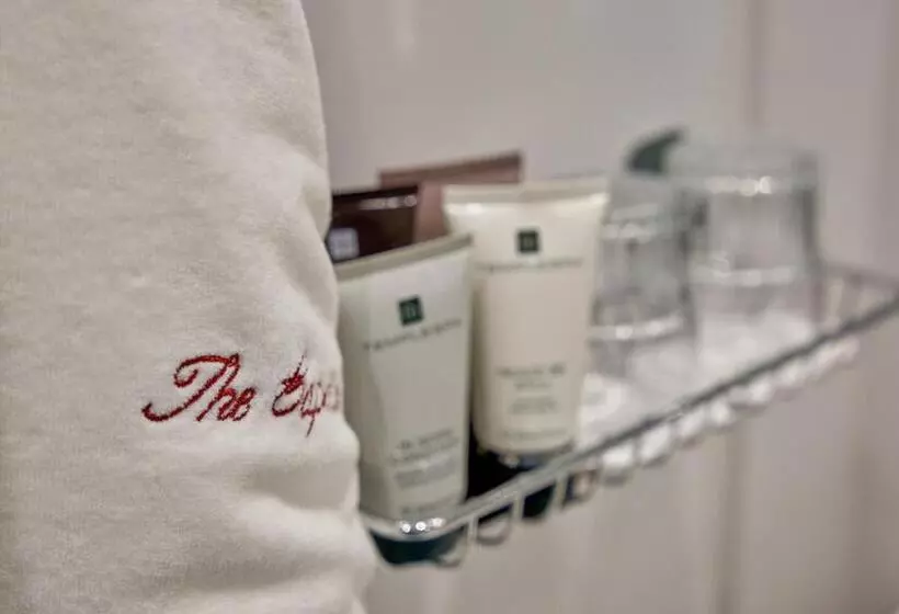 The Capital Hotel, Apartments & Townhouse