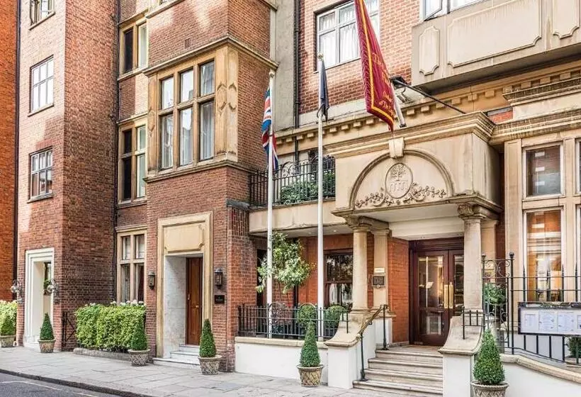 The Capital Hotel, Apartments & Townhouse