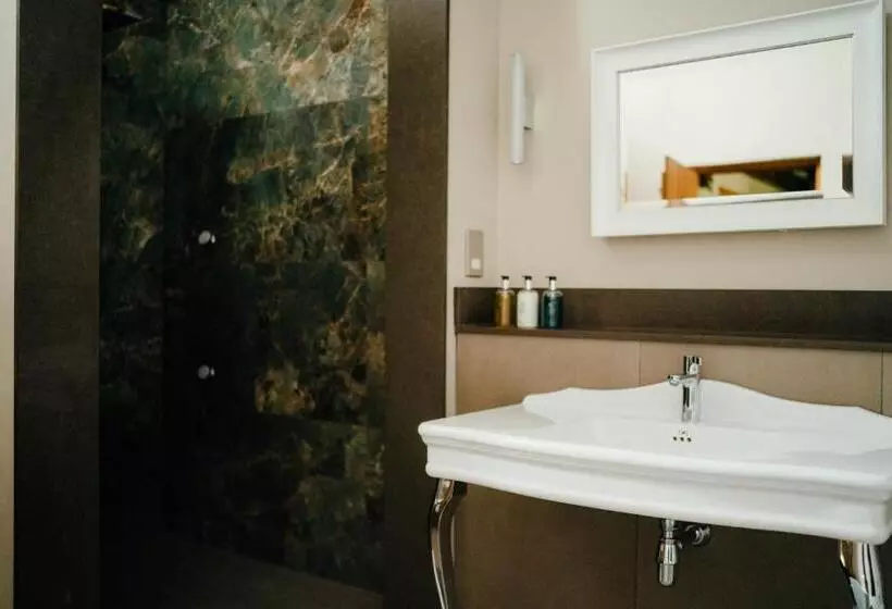 The Manor House Hotel And Golf Club