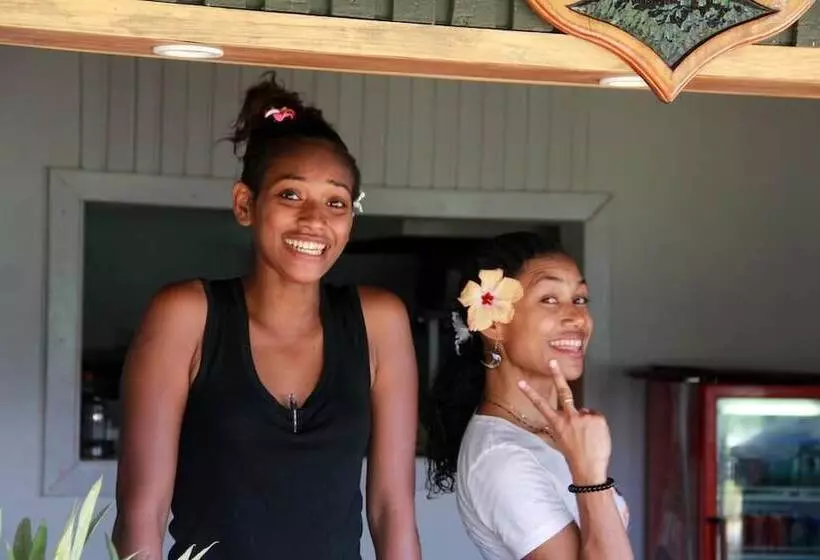 Travellers Beach Resort   Hostel