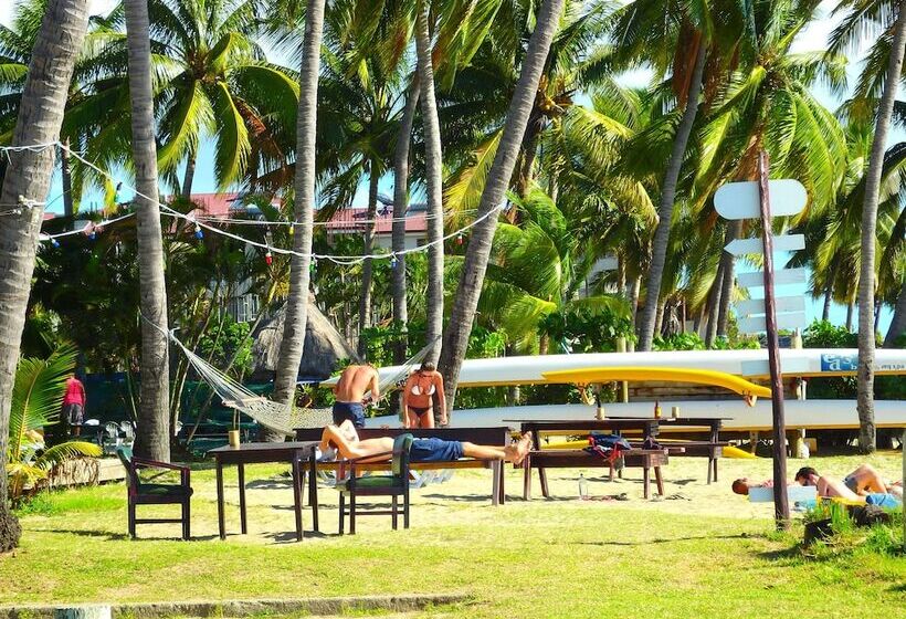 Travellers Beach Resort Hostel