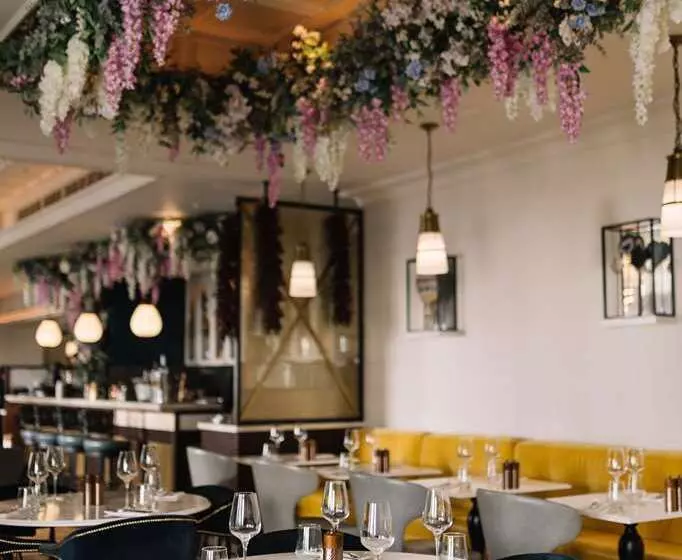 100 Queen S Gate Hotel London, Curio Collection By Hilton